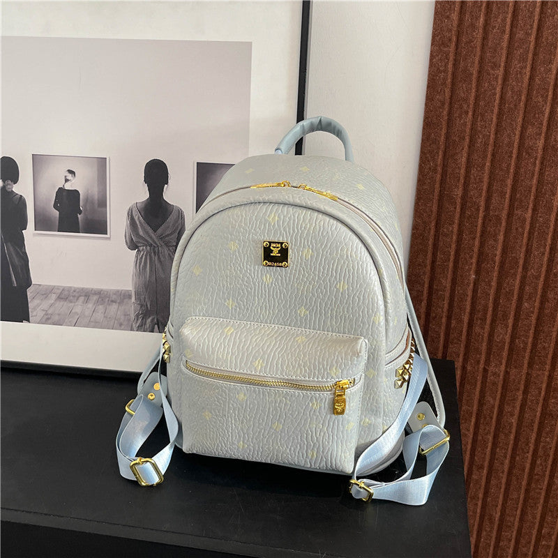 High - end genuine leather texture women's bag, large - capacity soft leatherbag Wide shoulder straps and matte leather backpacks create a retro and relaxed look