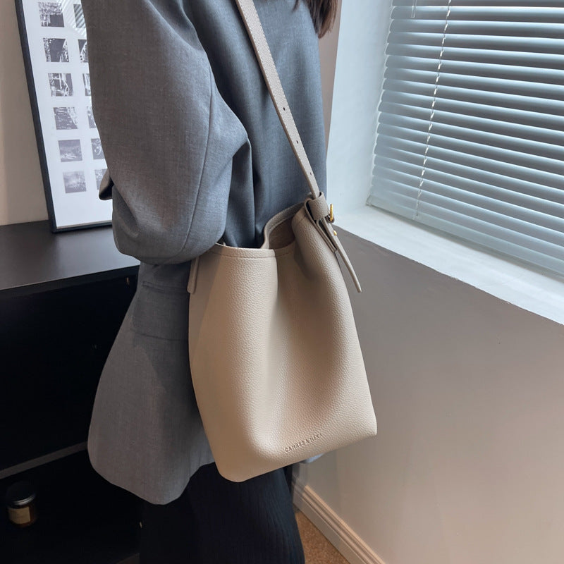This Year's Trend Retro Small Bag New Women's Bag High-End Crossbody Bag Niche Design Super Popular Bucket Bag