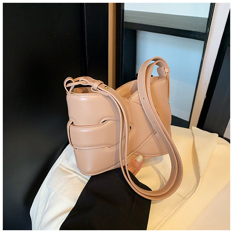 New Fashion Trendy Versatile Crossbody Bag Exquisite Casual Shoulder Bucket Bag