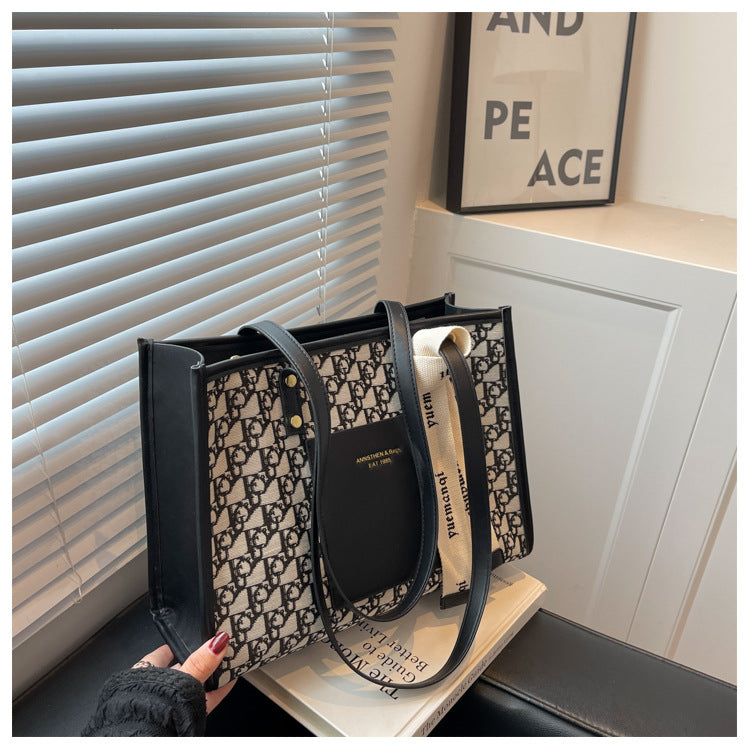 New Versatile Commuter Shoulder Bag Fashionable High-Quality Texture Retro Handbag Tote Bag