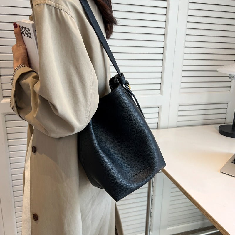 This Year's Trend Retro Small Bag New Women's Bag High-End Crossbody Bag Niche Design Super Popular Bucket Bag