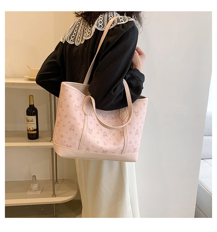 Large Capacity Commuter Bag. Fashionable Single Shoulder Underarm Bag. Casual Tote Bag