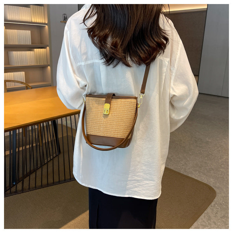 Fashion Handheld Woven Bag. High-Quality Textured Straw Bag, Single Shoulder Crossbody Bag, Casual Bucket Bag