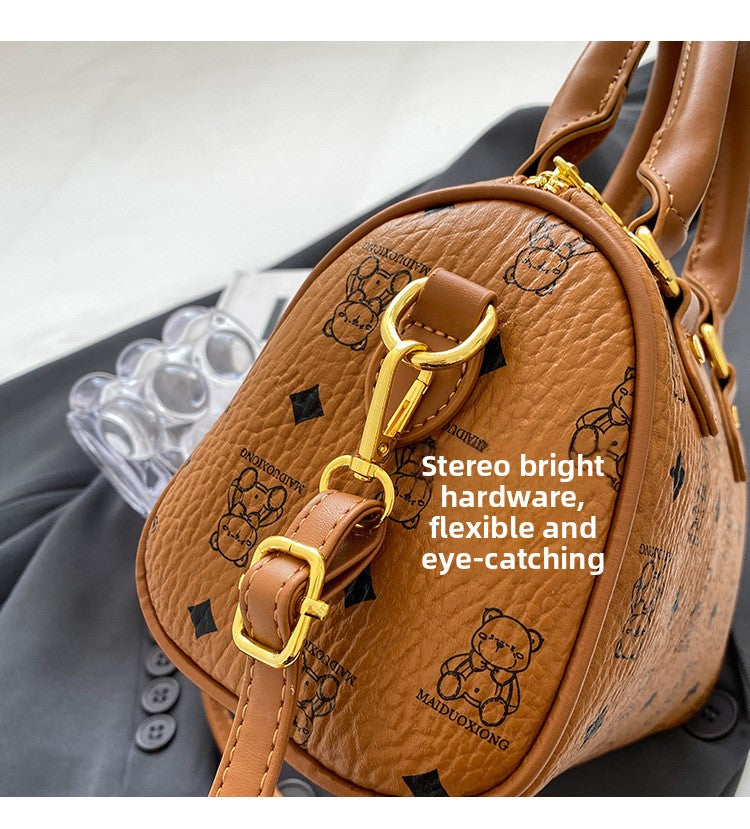 A high-end, niche and light luxury bag. Fashionable and retro single-shoulder crossbody bag, stylish hand-held Boston