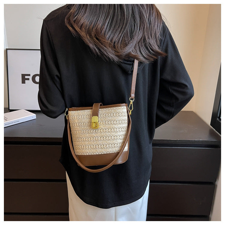 Fashion Handheld Woven Bag. High-Quality Textured Straw Bag, Single Shoulder Crossbody Bag, Casual Bucket Bag