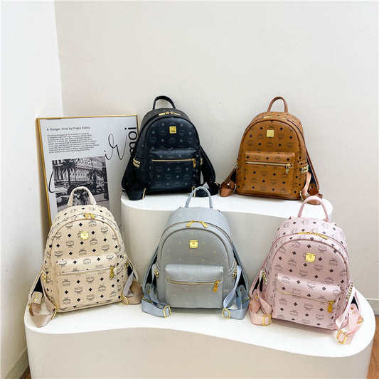 High - end genuine leather texture women's bag, large - capacity soft leatherbag       Wide shoulder straps and matte leather backpacks create a retro and relaxed look
