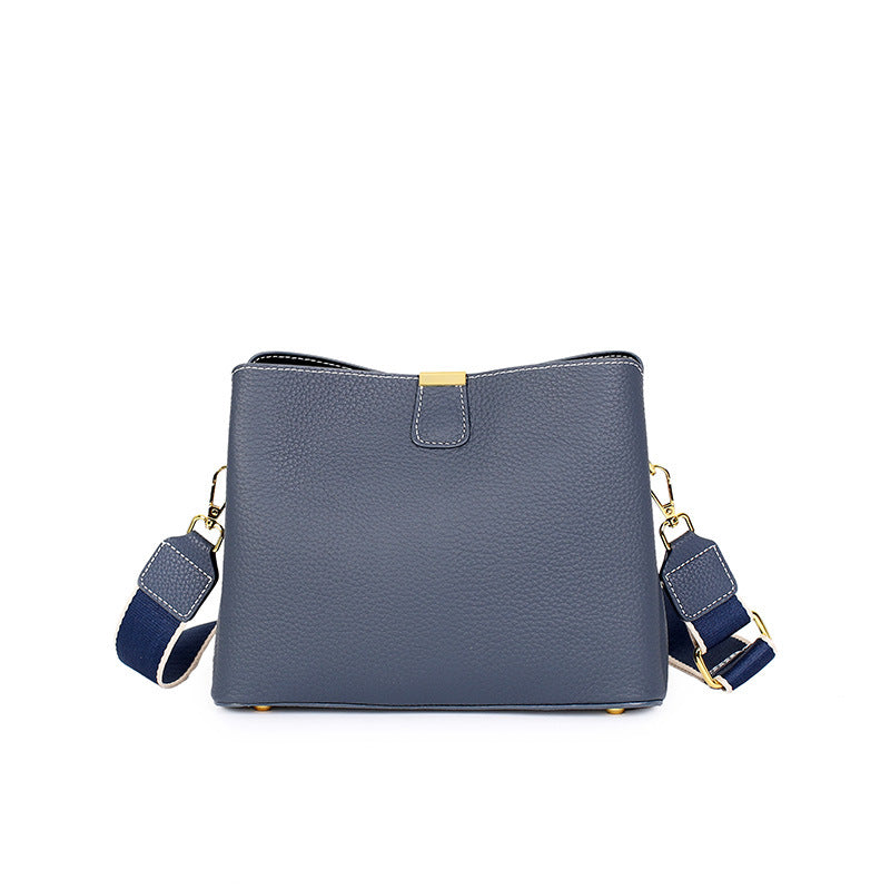 Fashionable Cowhide Leather Women's Large-Capacity Bucket BagVersatile Commuting Genuine Leather Crossbody/Shoulder/Handbag