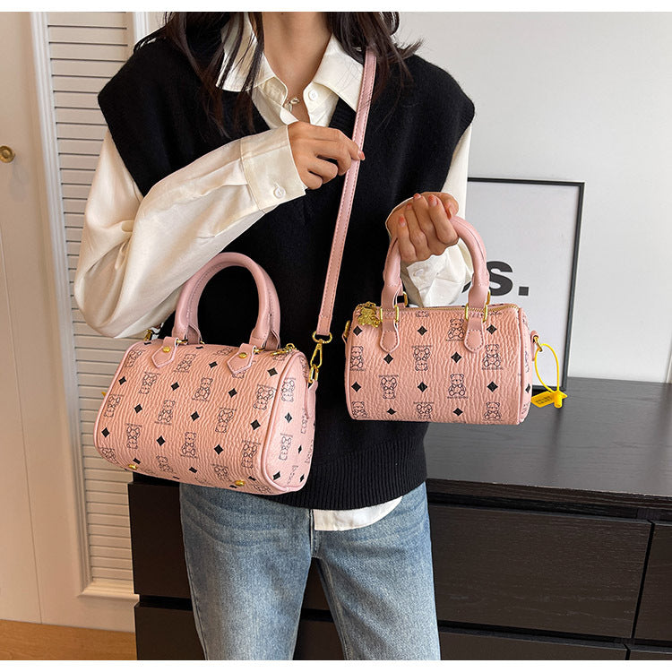 A high-end, niche and light luxury bag. Fashionable and retro single-shoulder crossbody bag, stylish hand-held Boston