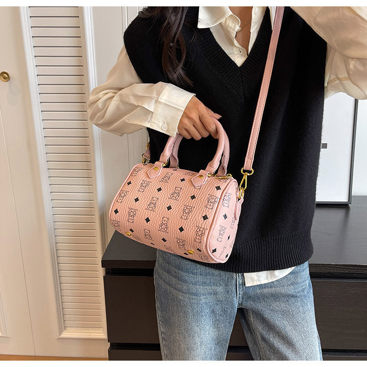A high-end, niche and light luxury bag. Fashionable and retro single-shoulder crossbody bag, stylish hand-held Boston