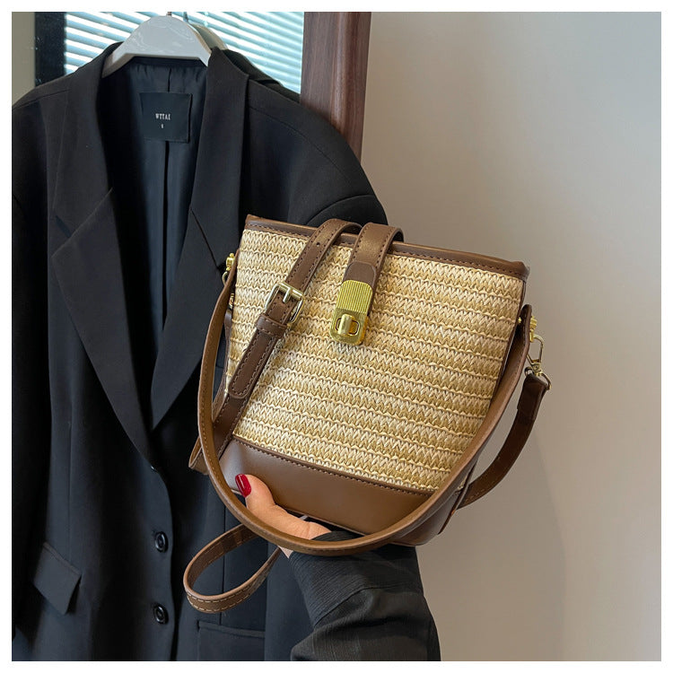 Fashion Handheld Woven Bag. High-Quality Textured Straw Bag, Single Shoulder Crossbody Bag, Casual Bucket Bag