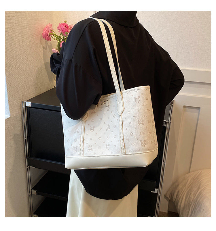 Large Capacity Commuter Bag. Fashionable Single Shoulder Underarm Bag. Casual Tote Bag