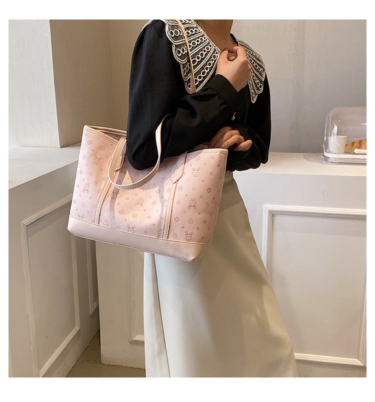Large Capacity Commuter Bag. Fashionable Single Shoulder Underarm Bag. Casual Tote Bag