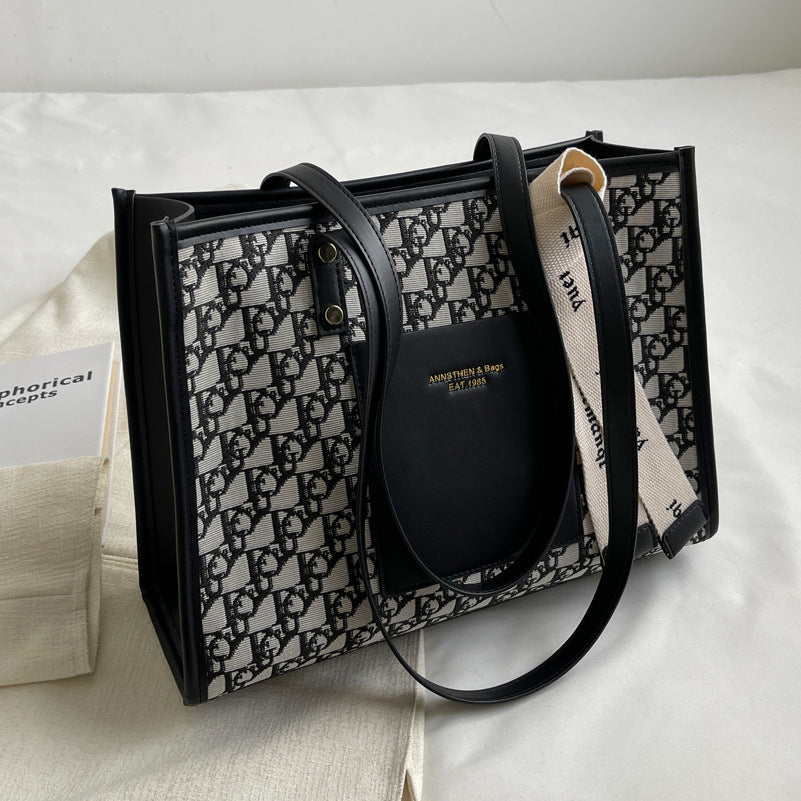 New Versatile Commuter Shoulder Bag Fashionable High-Quality Texture Retro Handbag Tote Bag