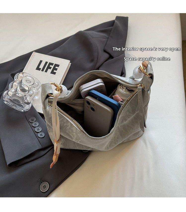 High-end Light Luxury Niche Bag. Fashionable Korean Version Large Capacity Commuter Crossbody Dumpling Underarm Bag