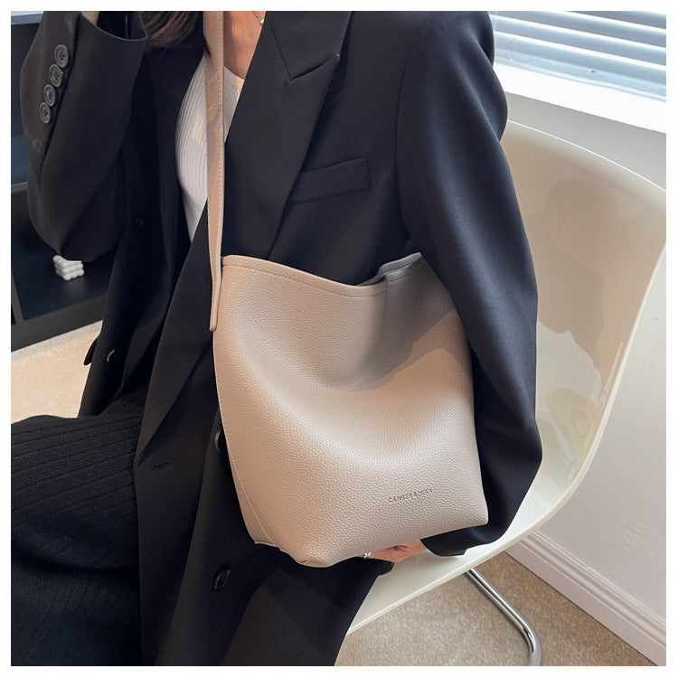 This Year's Trend Retro Small Bag New Women's Bag High-End Crossbody Bag Niche Design Super Popular Bucket Bag