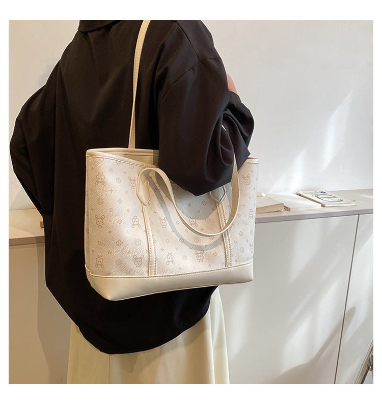 Large Capacity Commuter Bag. Fashionable Single Shoulder Underarm Bag. Casual Tote Bag